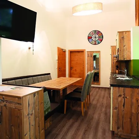 Arlerschmied Pension/appartment Гостевой дом